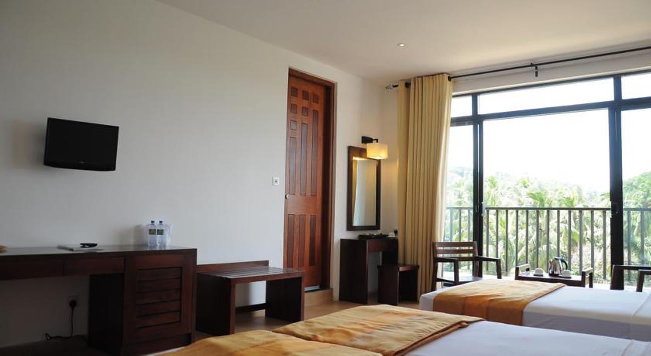 Oak Ray Regency Hotel Kandy Exterior photo