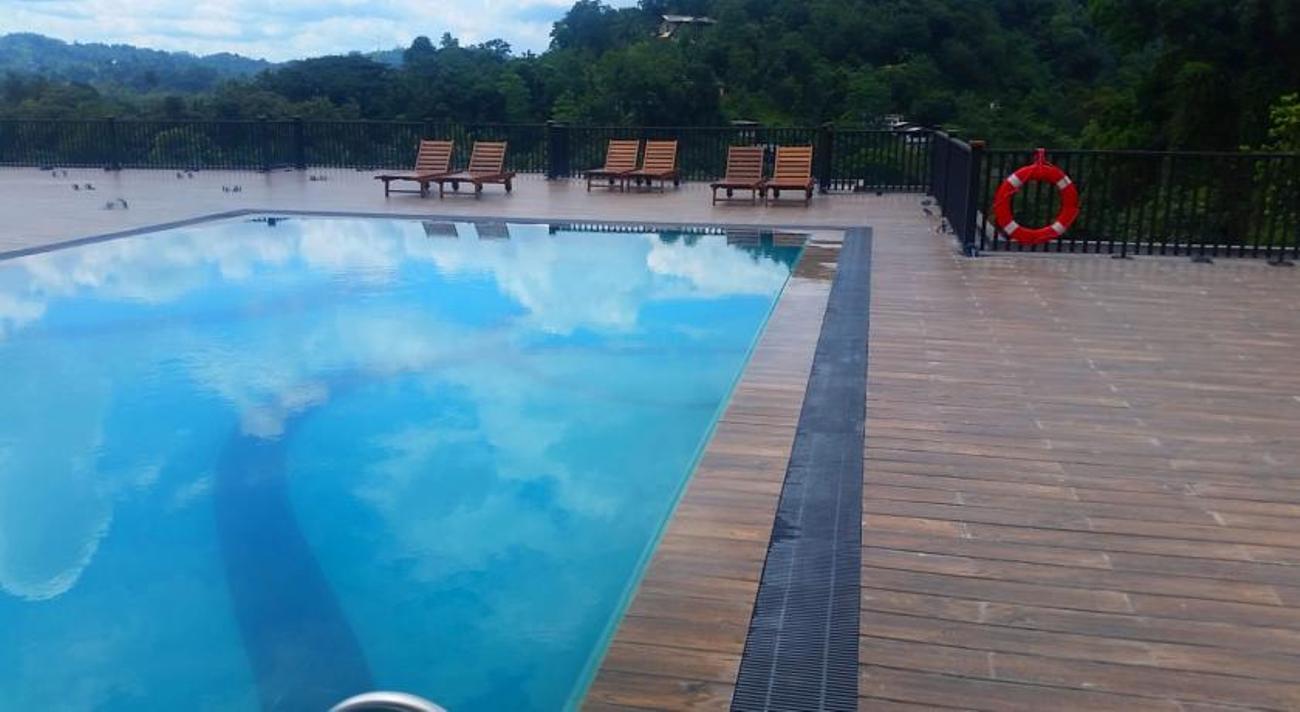 Oak Ray Regency Hotel Kandy Exterior photo