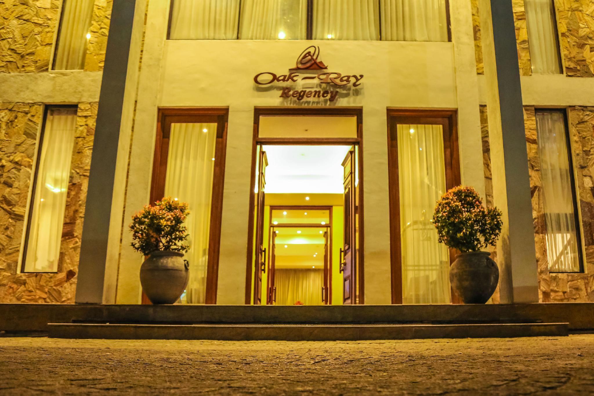 Oak Ray Regency Hotel Kandy Exterior photo
