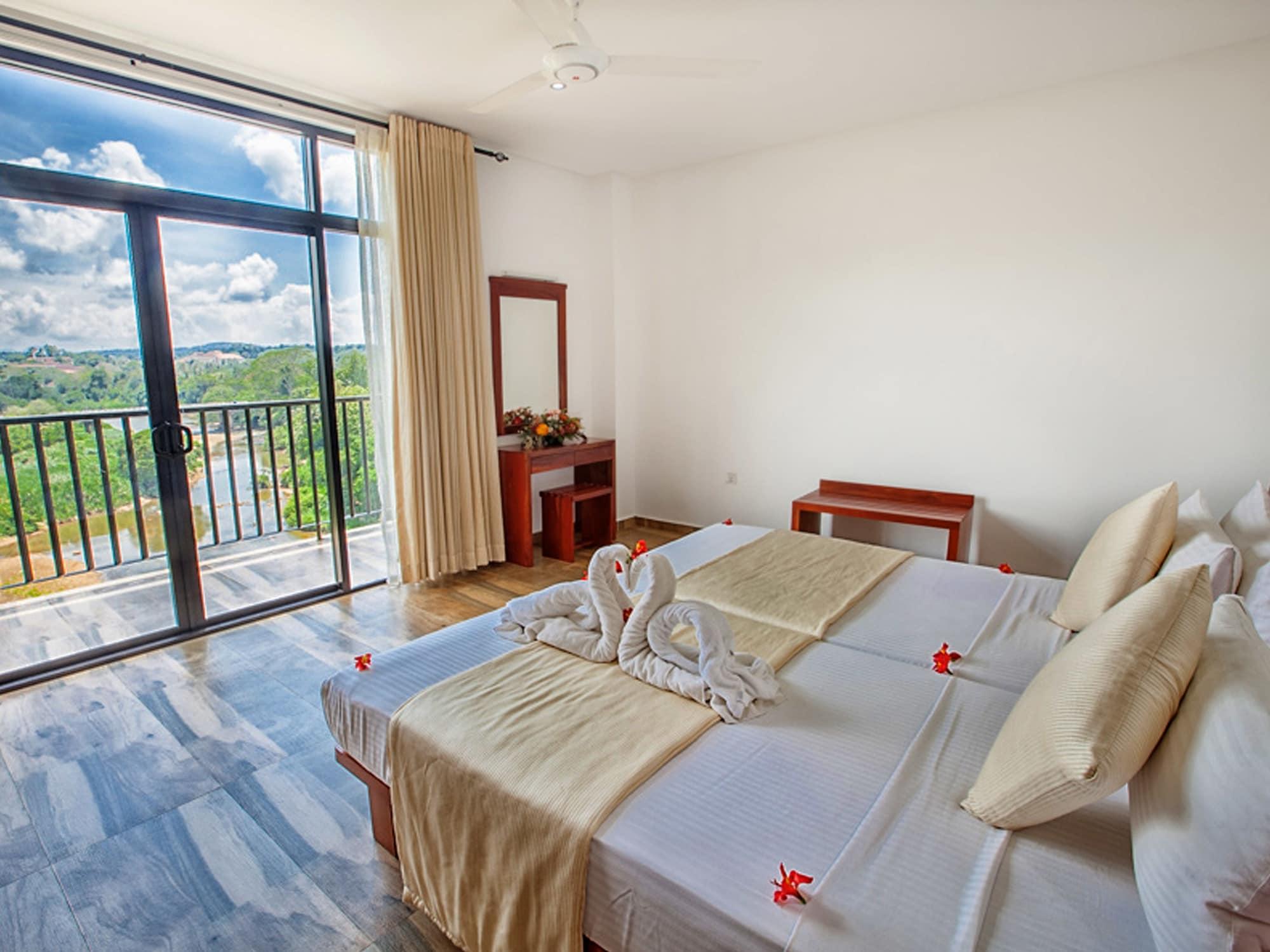 Oak Ray Regency Hotel Kandy Exterior photo