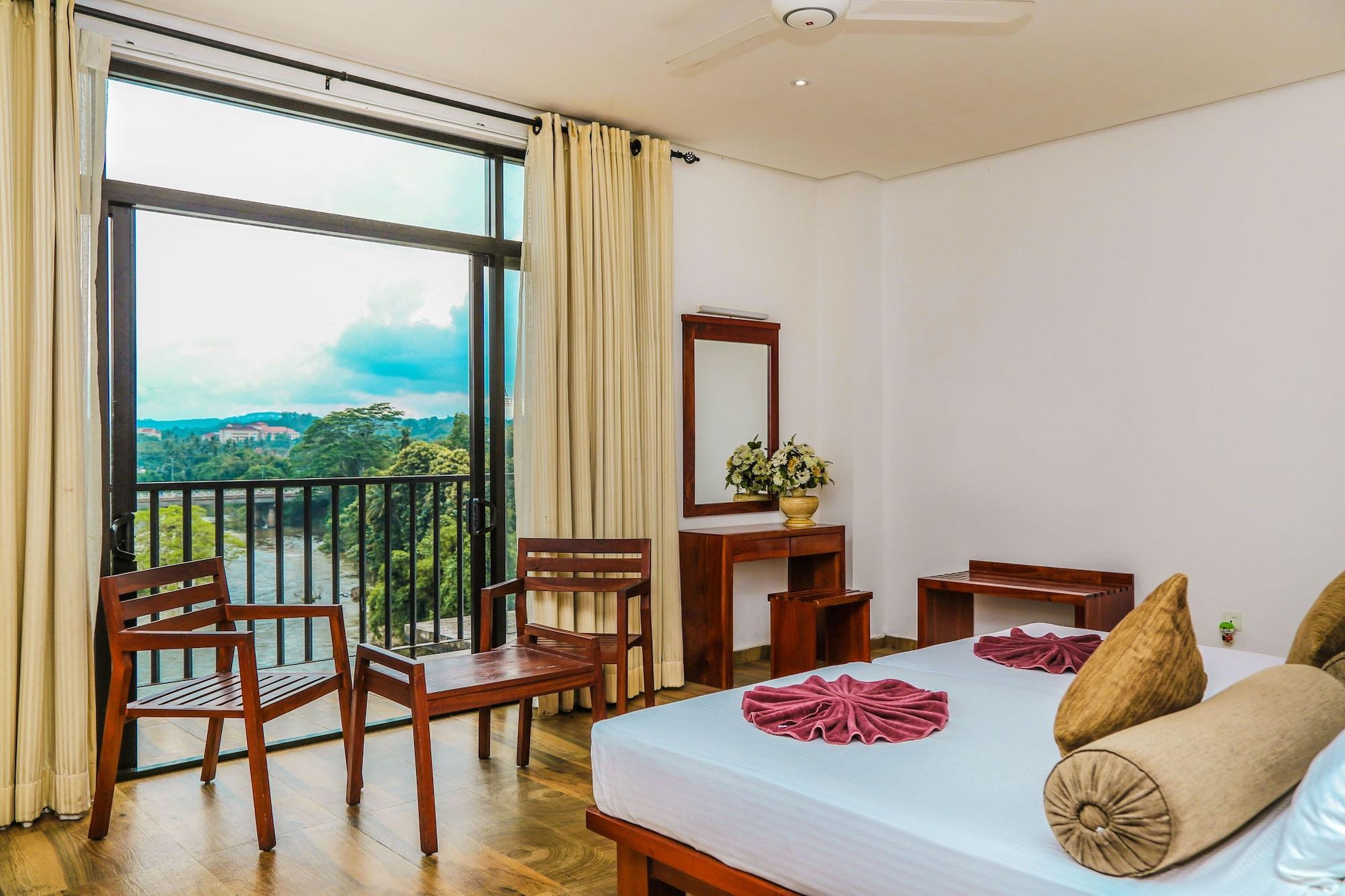 Oak Ray Regency Hotel Kandy Exterior photo
