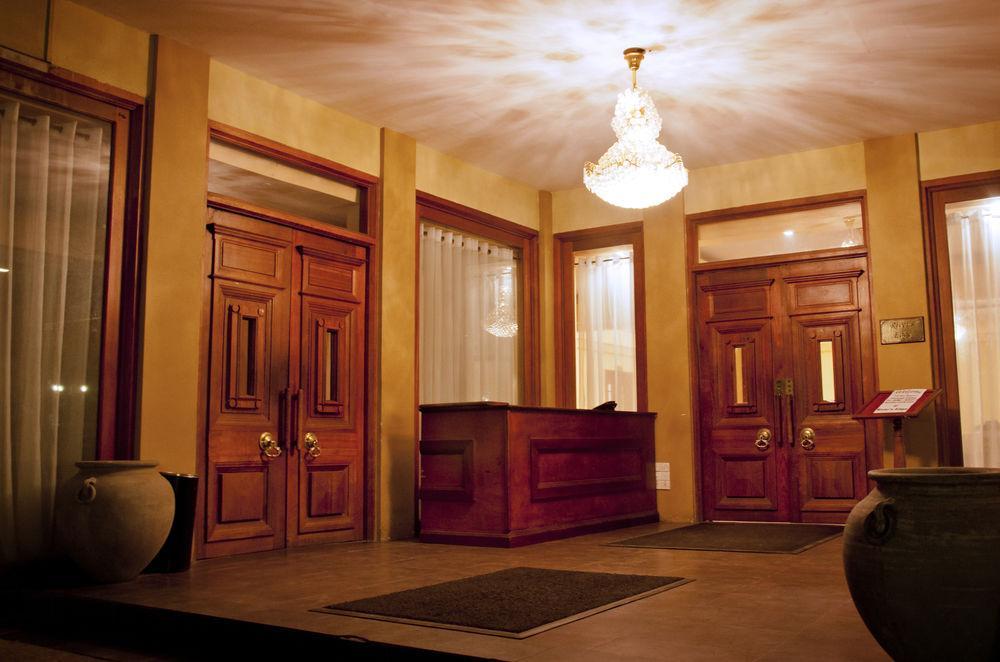 Oak Ray Regency Hotel Kandy Exterior photo